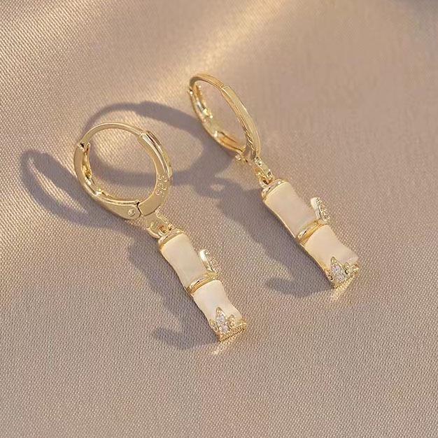 Elegant Bamboo Joint Cat's Eye Earrings: Chic, Versatile Design for Women