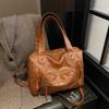 Vintage Top Quality Oil-Wax Leather Tote Bag Large Capacity Handbag Fits A4 Magazine and Laptop Star Pendant Sturdy Commute Bag