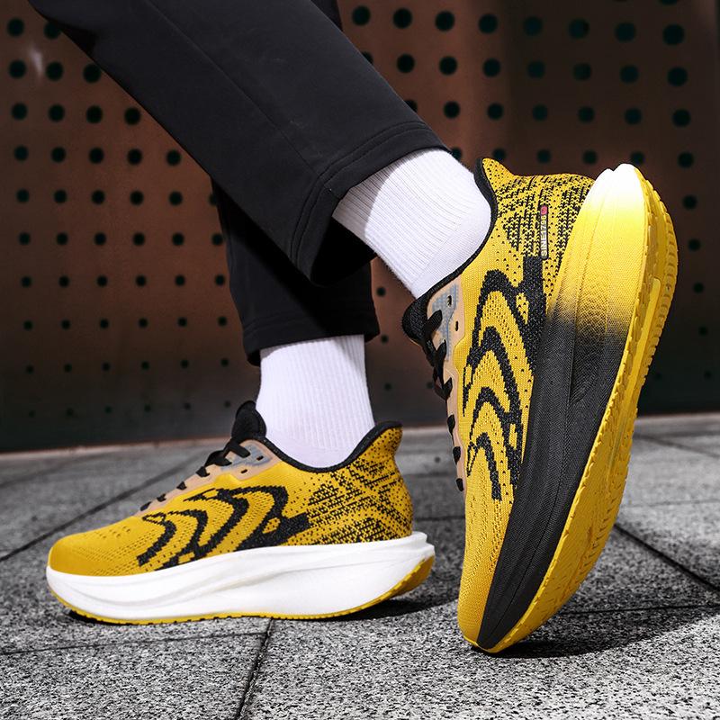 Soft-soled cushioning high-elastic sports casual running shoes Lightweight and comfortable outdoor racing shoes