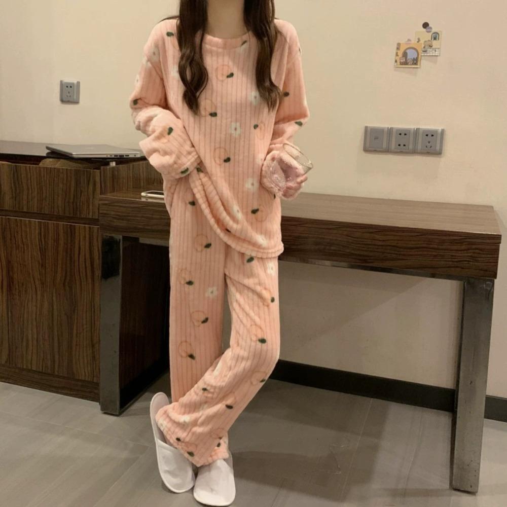 **Kadın Flanel Pijama Takımı Yuvarlak Yaka Jakarlı Uzun Peluş Kalın Sıcak Ev Giyimi**