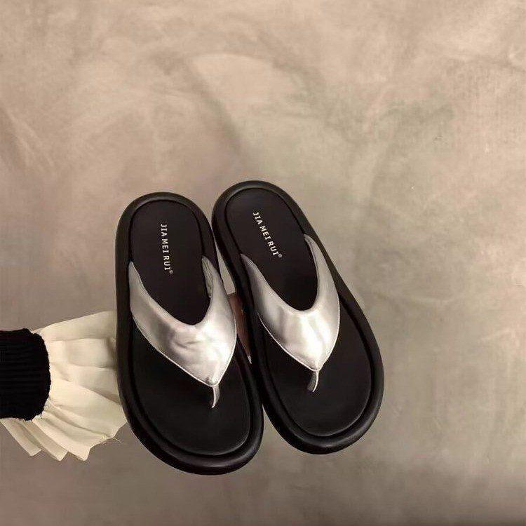 Flip-Flops mit dicker Sohle Damenschuhe tragen 2025 neue Sommer Sandalen mit weicher Sohle Strand-Sandalen