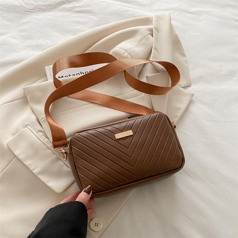 Women's Bag 2025 New Wavy Small Square Bag Embossed Camera Bag Casual Shoulder Bag Hair High Sense Internet Celebrity