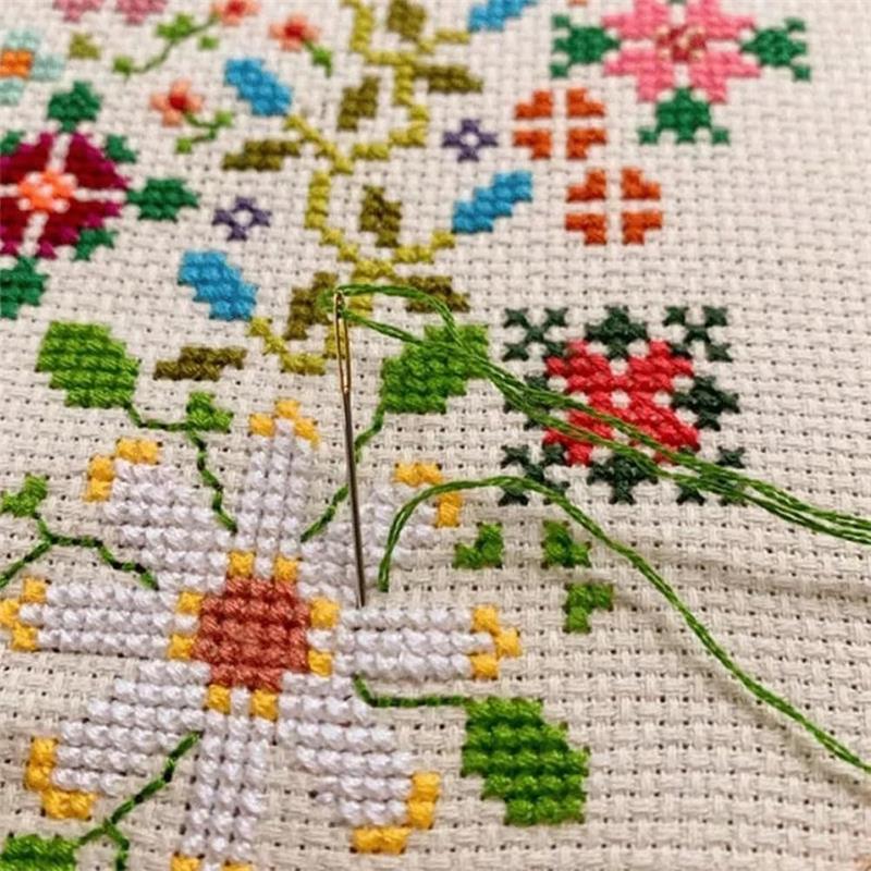 A Flower a Day Cross Stitch Kit for Beginners Friendily, Bloom a Day Cross Stitch Set, Embroidery Needlepoint Patterns DIY Floral Embroidery Kit