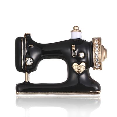 Creative Rhinestone Black Enamel Sewing Machine Brooches For Women Men Vintage Punk Sewing Instrument Buckle Pin Jewelry
