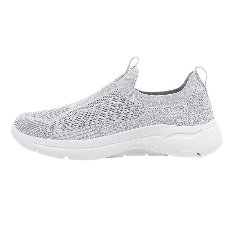 Spring and summer new lazy shoes fly-woven breathable fashion socks sports shoes solid color versatile men's shoes