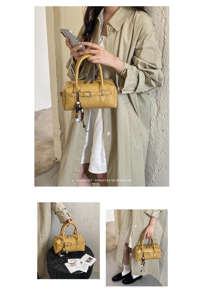 Korean Fashion Autumn 2026 Retro Shoulder and Crossbody Handbag for Women