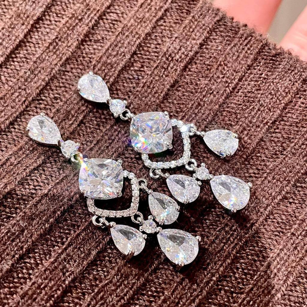 Luxury Baroque Water Drop Zirconia Earrings: Exquisite, Slimming, Long Style