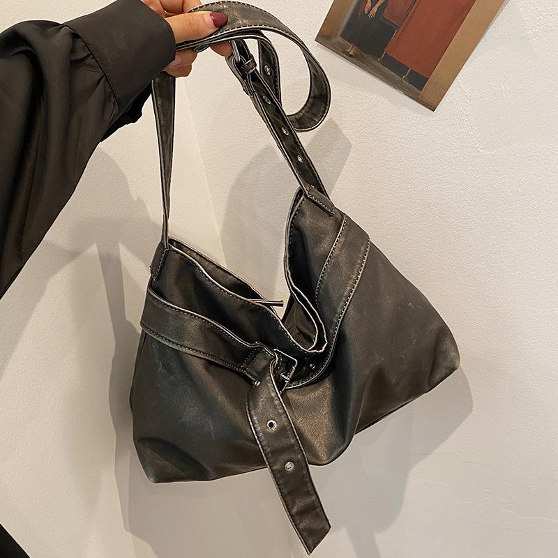 

Большая вместительная сумка женская летняя универсальная 2024 новая ретро сумка через плечо текстурная классная сумка-тоут для поездок на работу чёрный