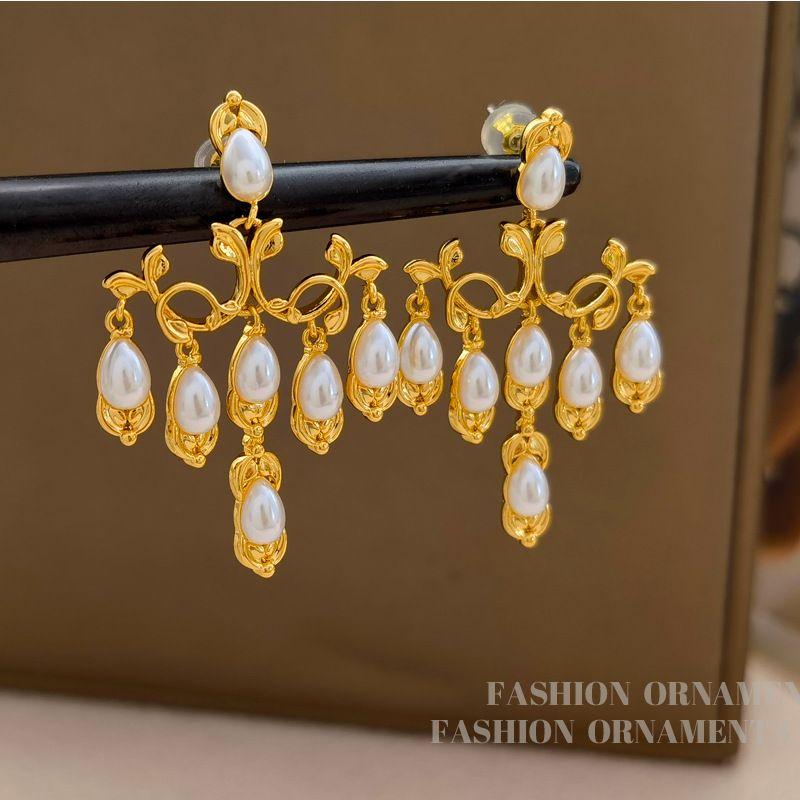 Welfare Fancy Accessible Luxury Spring/Summer New Arrival Earrings Necklace Fashion Elegant Vintage Earrings Trendy Niche Accessories