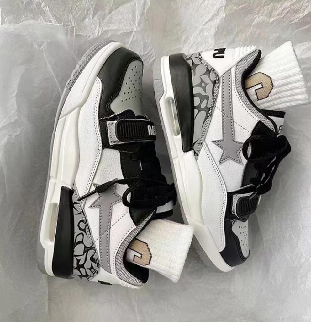 

2025 осень новинка ветер воздушная подушка повседневная пара кроссовки тренд контрастные цвета колледж дышащая спортивная обувь для мужчин и женщин 35 черный серый