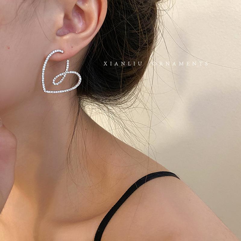 Love Earrings Tide Korean Temperament Stud Earrings Women'S Niche Design Earrings