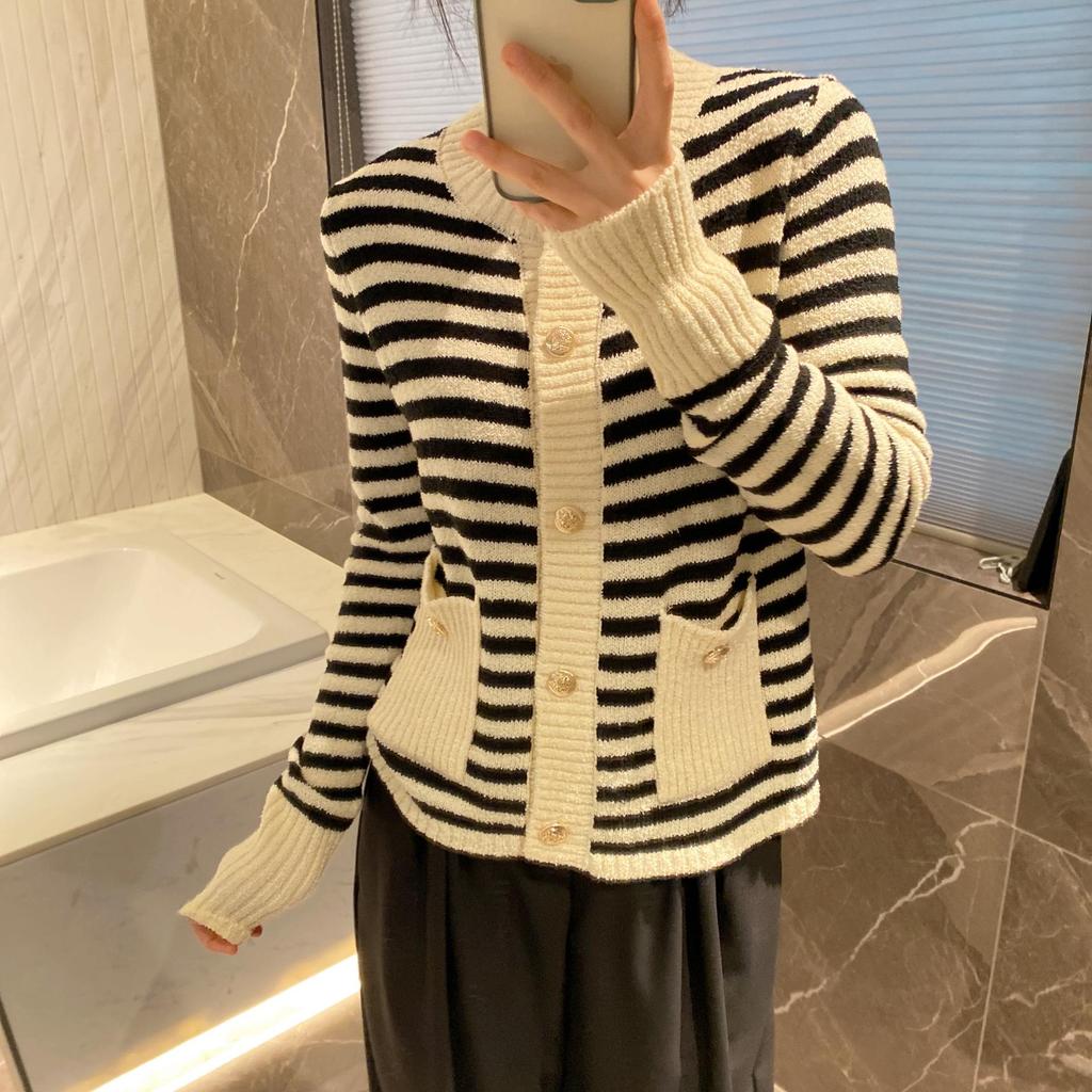 Women's Retro Striped Wool Cardigan - Gold Button, Loose Fit, Round Neck, Autumn/Winter Style
