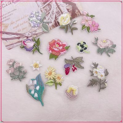 Na Yang Toppa Ricamata Rosa Piccola per Abbigliamento - Accessorio Termoadesivo