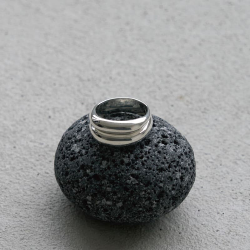 touched PEBBLE RING 04