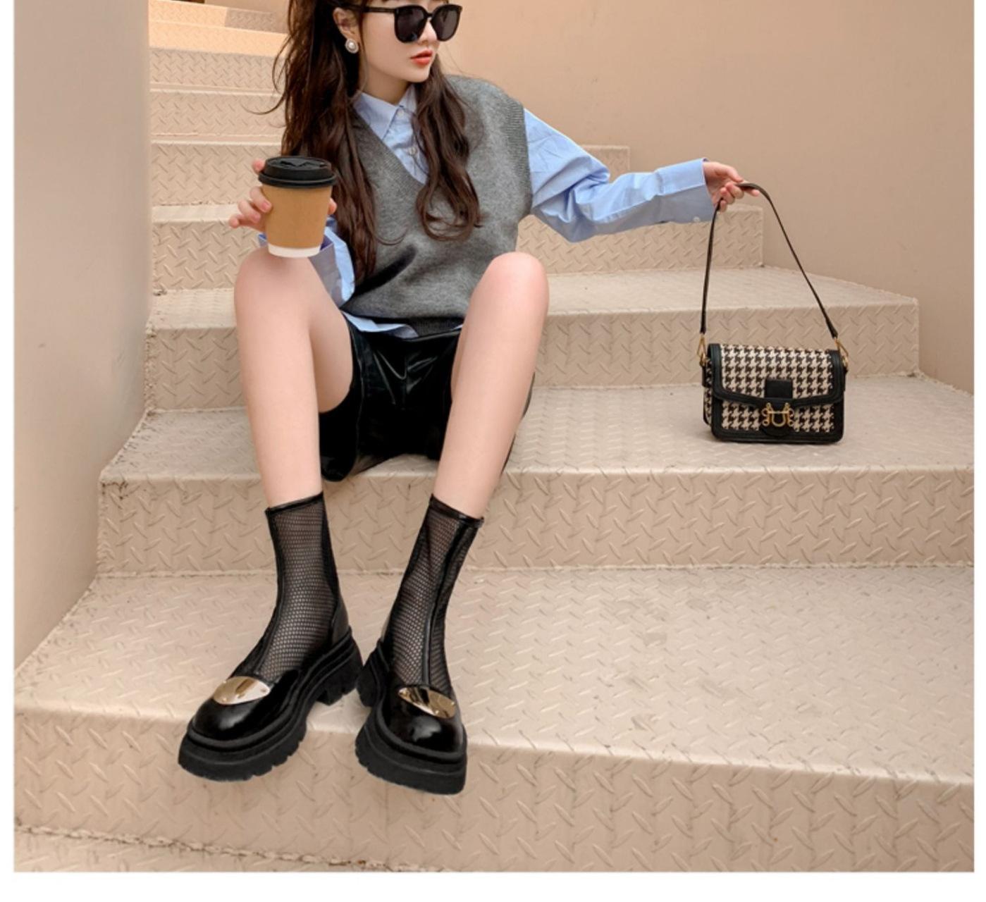 

Полые ботинки Мартин женские весна и лето новые сетчатые на толстой подошве дышащие прохладные ботинки обувь с отверстиями универсальные сандалии 40 чёрный