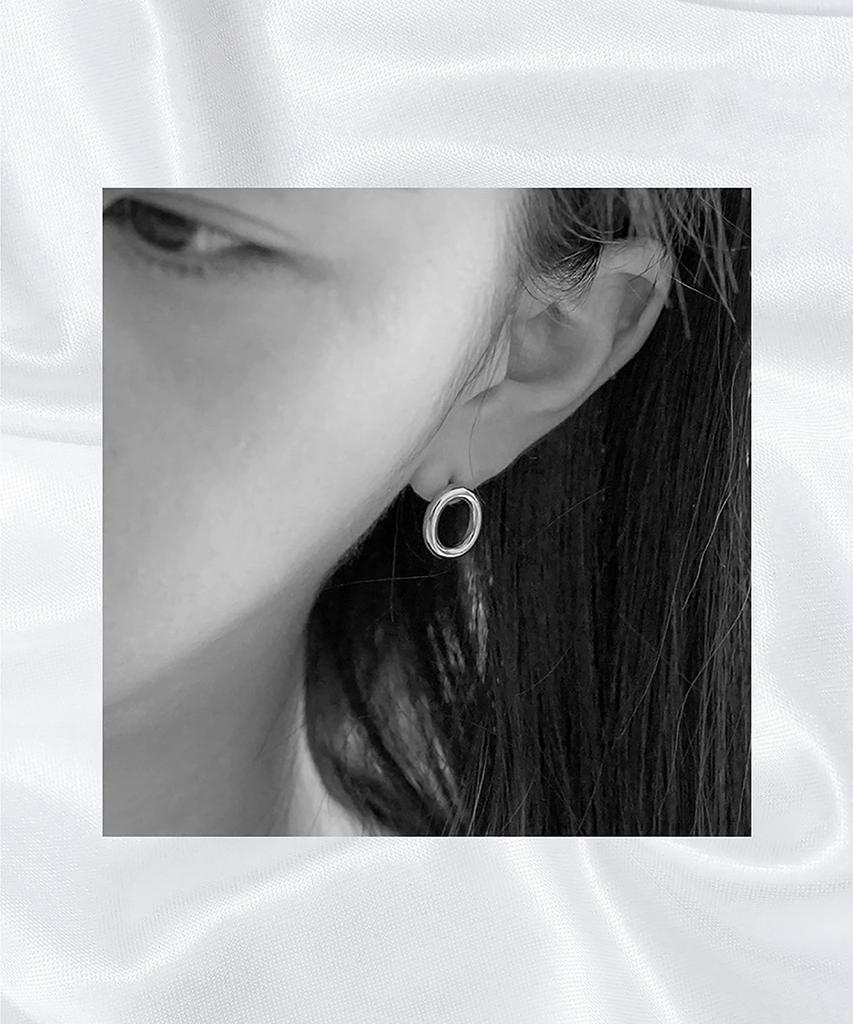 One Enough Daily Oval Earrings