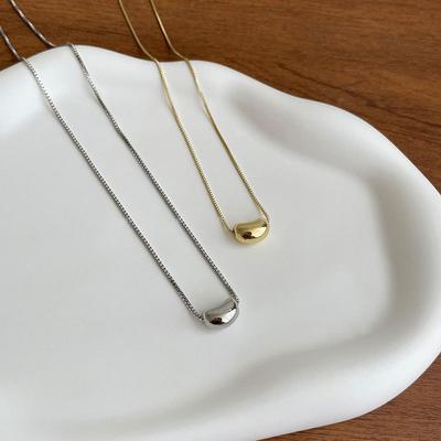 Designgefühl, goldene Doudou-Halskette, Damen-Schlüsselbein-Kette, leichter Luxus, Nischen-Mode-Temperament, einfaches und vielseitiges Pullover-Ketten-Accessoire
