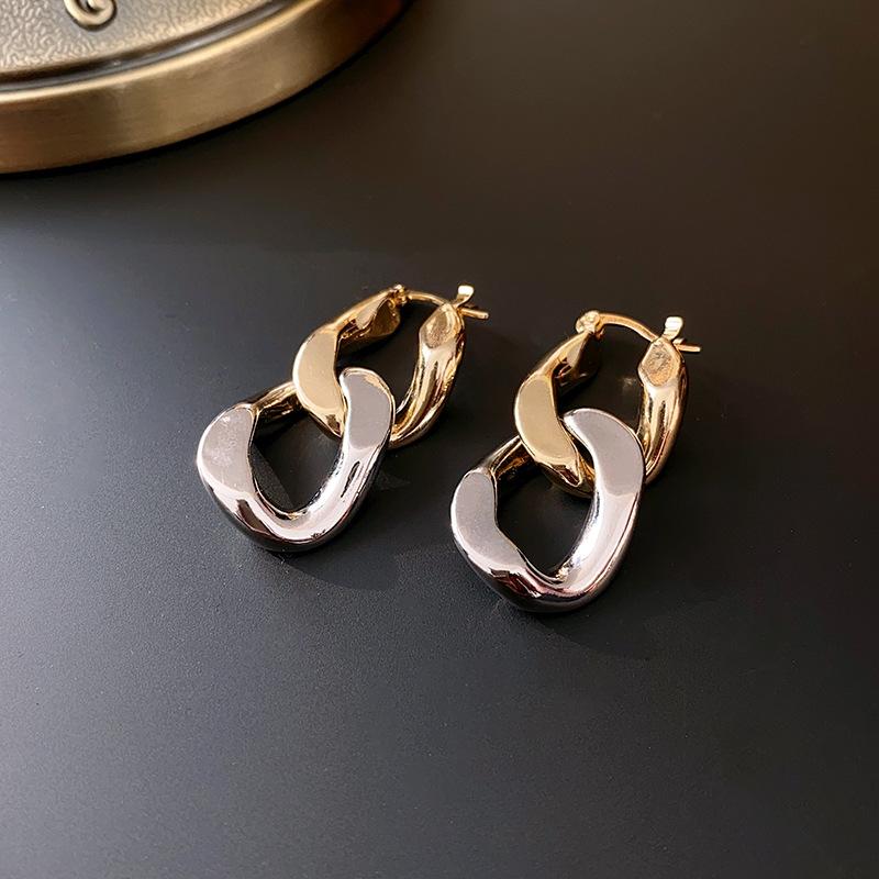 European and American Simple Metal Round Earrings for Woman Neo Gothic Girls' Fashion New Earring Sexy Accessories and Zircon
