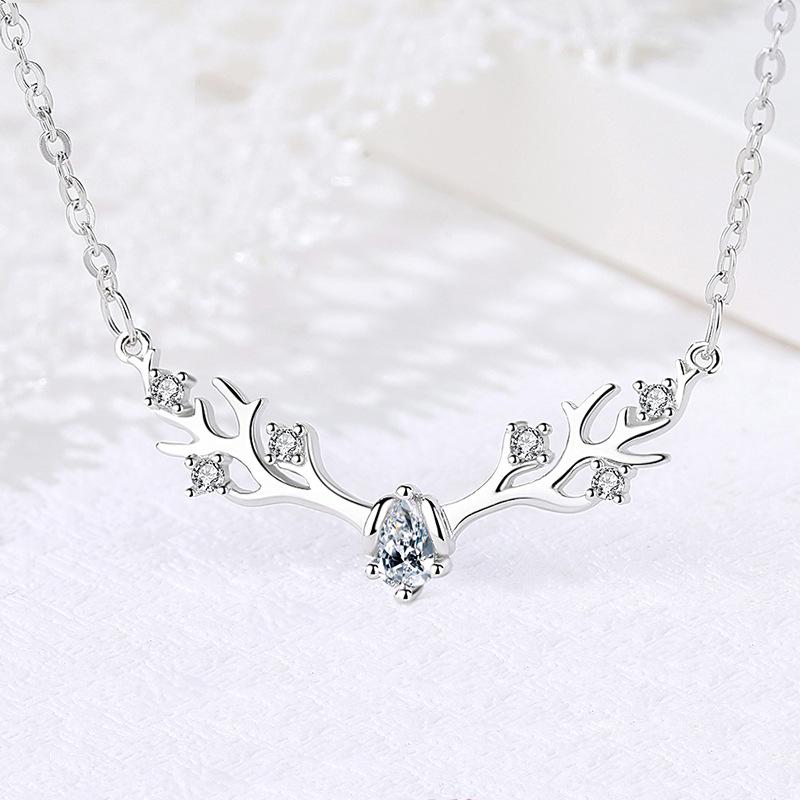One Deer Has You, Elk Horn Necklace, Women's Clavicle Chain, Korean Version, Simple Personality, Trendy Style