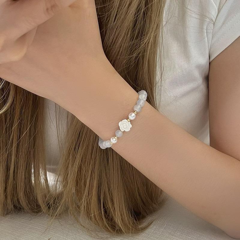 Bracelet Perle Irregulière Forme Spéciale Française Bracelet Femmes Niche Luxe Léger Exquis Doré Demi-Bracelet Bracelet Accessoires