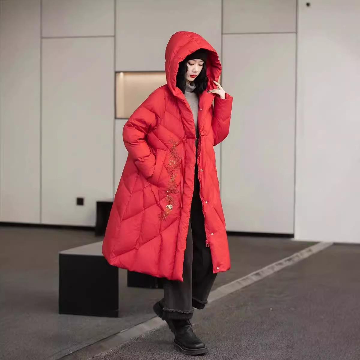 Женская куртка-пуховик 2024 года, зимняя новая белая утиная пуховая куртка с капюшоном, свободная корейская версия, женская куртка-пуховик, длинное пальто M красный