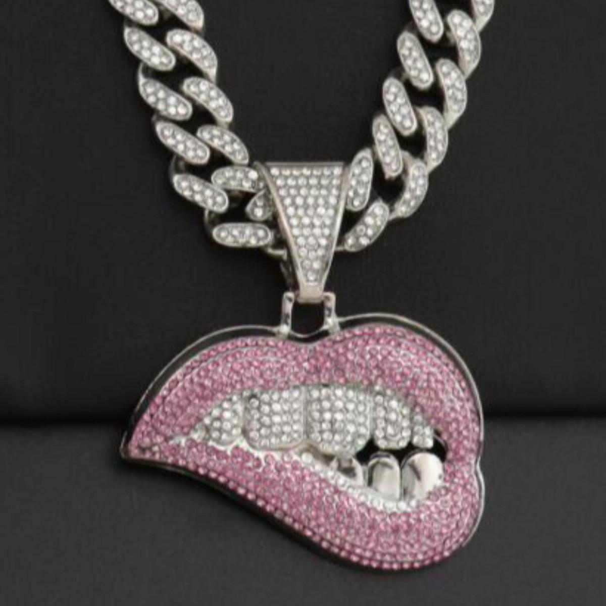 Cuban Chain Rhinestone Crooked Lips Necklace - Trendy Two-Tone Hip Hop Jewelry