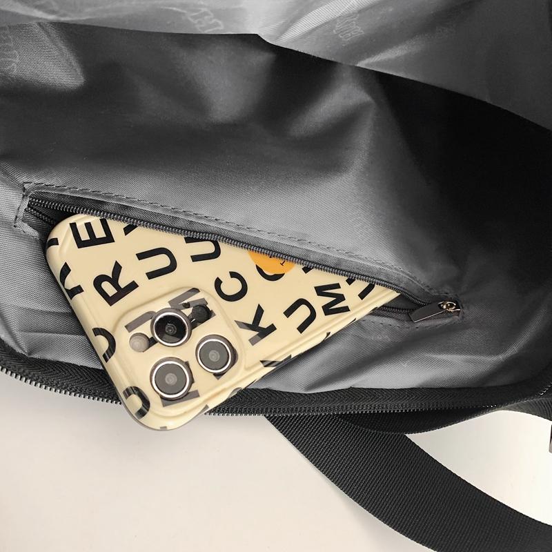 Мужская и женская сумка через плечо — фото 14