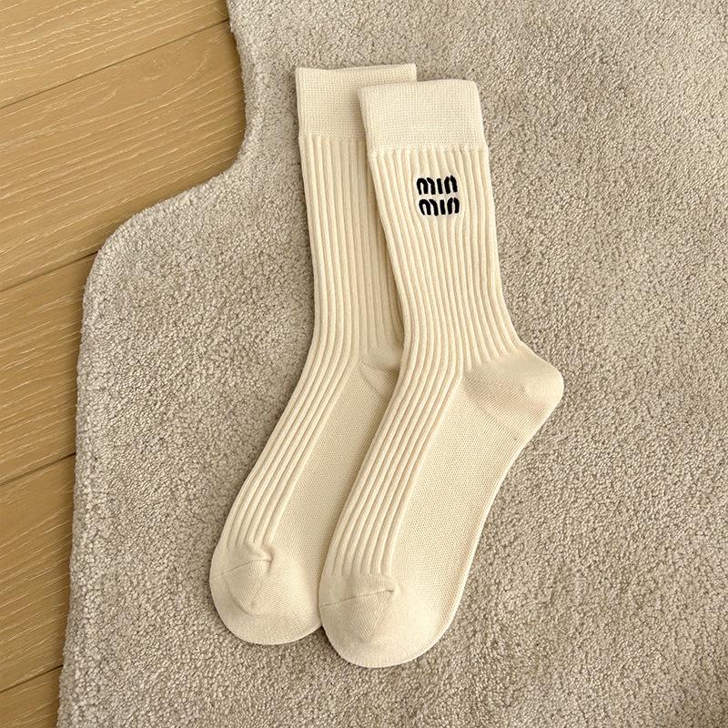 Miu Style Coffee Mid-Calf Scrunched Socks: Warm, Thickened Cotton with Embroidery for Women – Trendy Autumn/Winter Japanese Design.