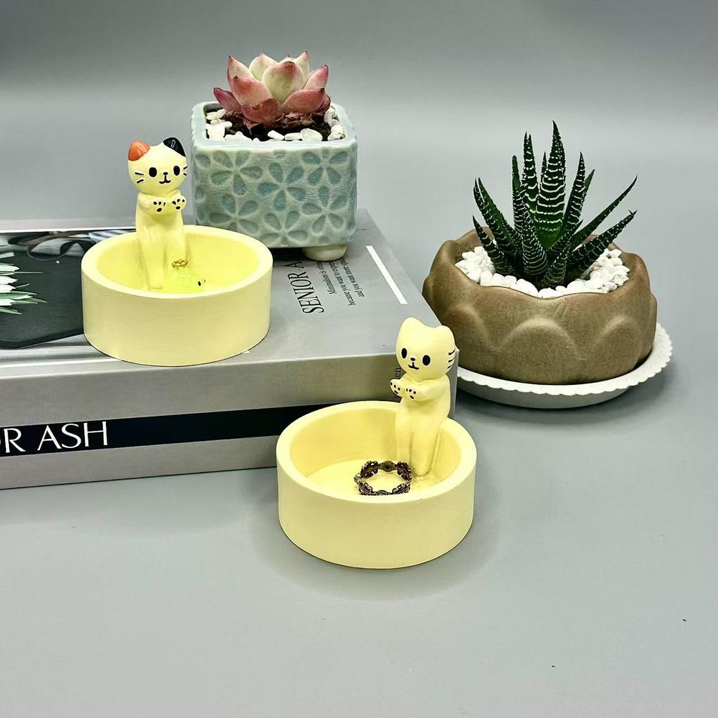 Cute Little Cat Hand Warmer Scented Candle Holder, a Unique and Creative Birthday Gift, Desktop Decoration with an Atmosphere