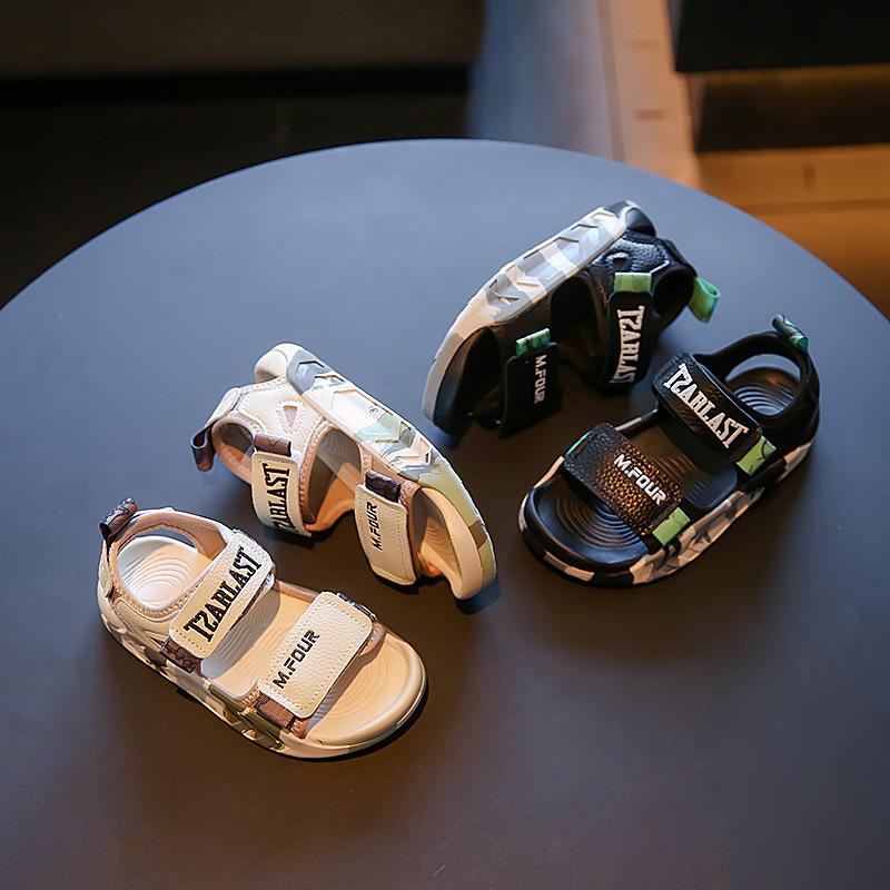 Kids Sandals Boys' Baotou Anti Kick Toe Protection Sandals 2024 Summer New Camo Girls' Beach Shoes Big Children's Casual Shoes