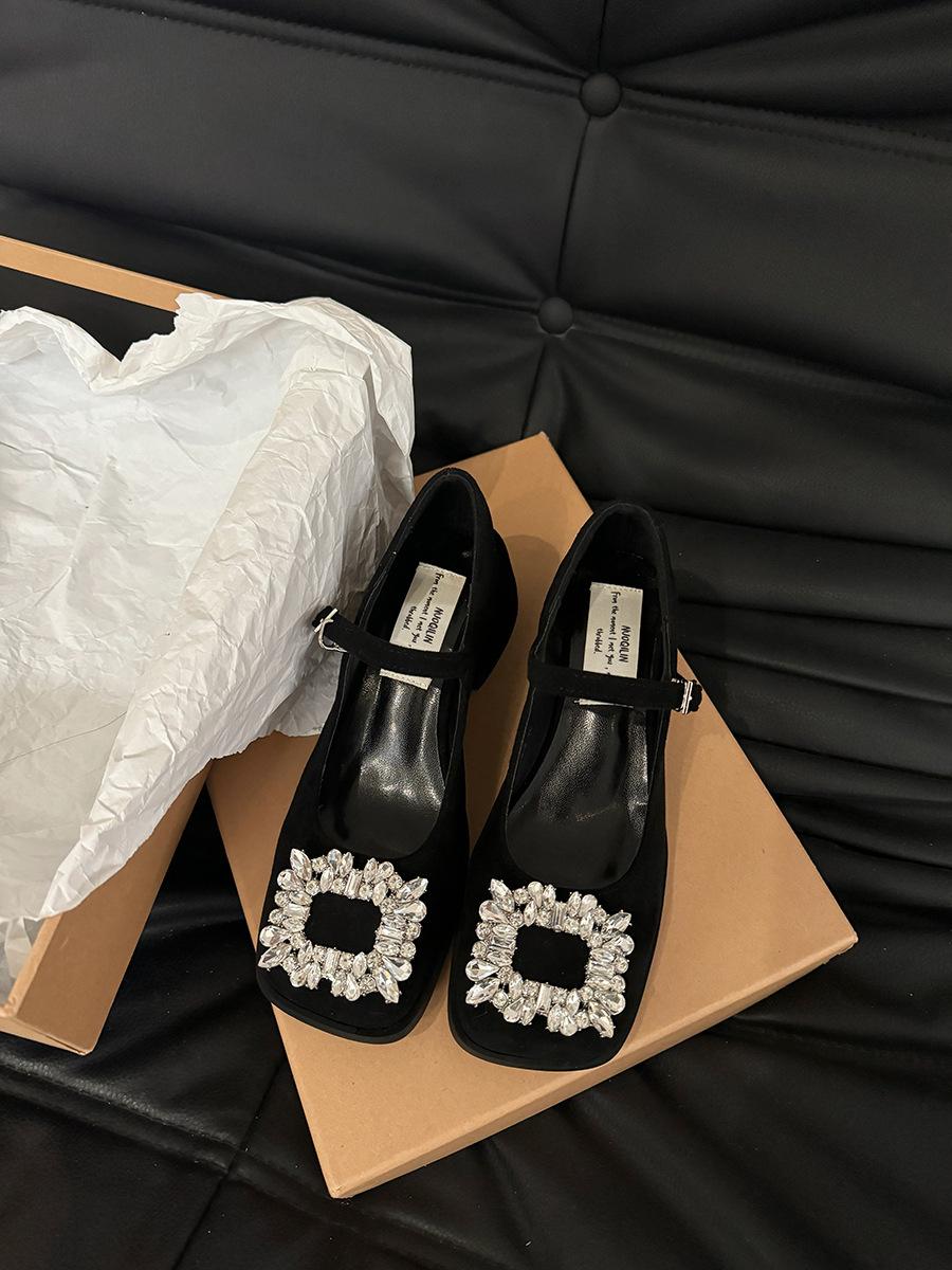 

Французские туфли Мэри Джейн со стразами женские 2024 новые толстый каблук толстая подошва пряжка на ремешке с нежным ветром вечерние туфли тренд 40