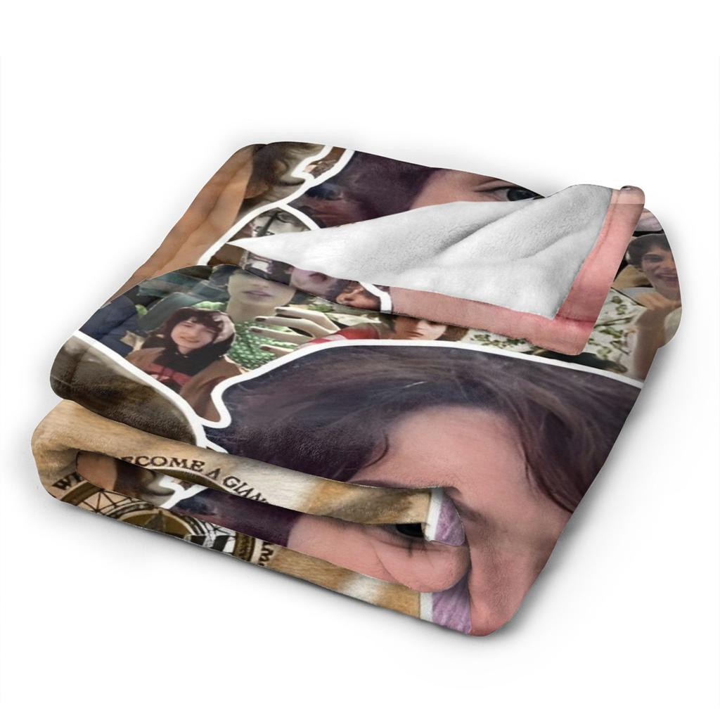 Finn Wolfhard Flanelldecke Winter Musiker Warm Weich Überwurf für Mädchen Jungen Couch Bett Lustige Tagesdecke Sofa Bettbezug