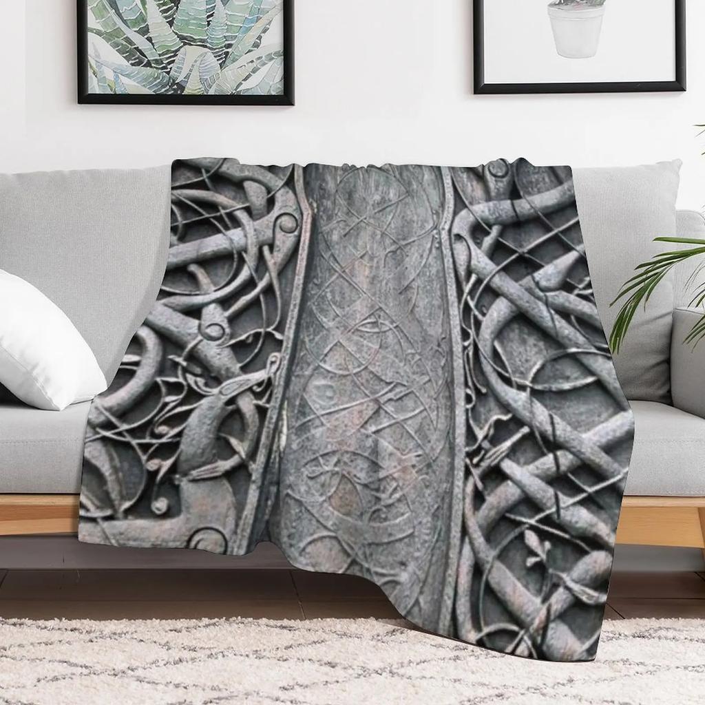 Urnes Stave Carving Throw Blanket Foldable Soft Warm Blanket for Outdoor Use