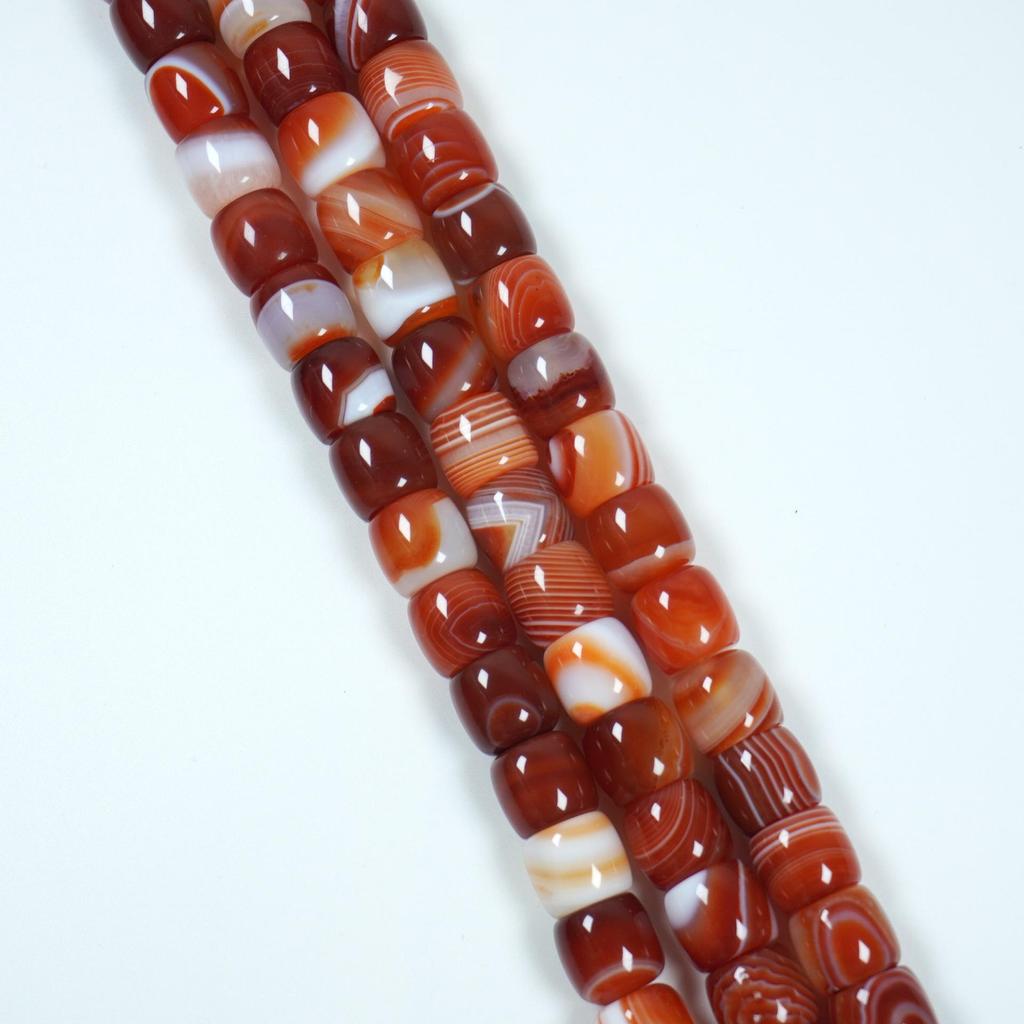 Přírodní pruhované červené achátové korálky ve tvaru válečku pro DIY buddhistické náramky Vajra Bodhi