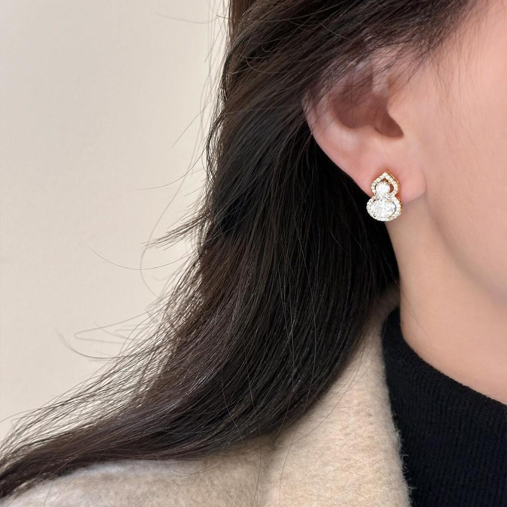 Elegant Zircon Gourd Stud Earrings for Women - Fashionable, Versatile, High-End Ear Jewelry