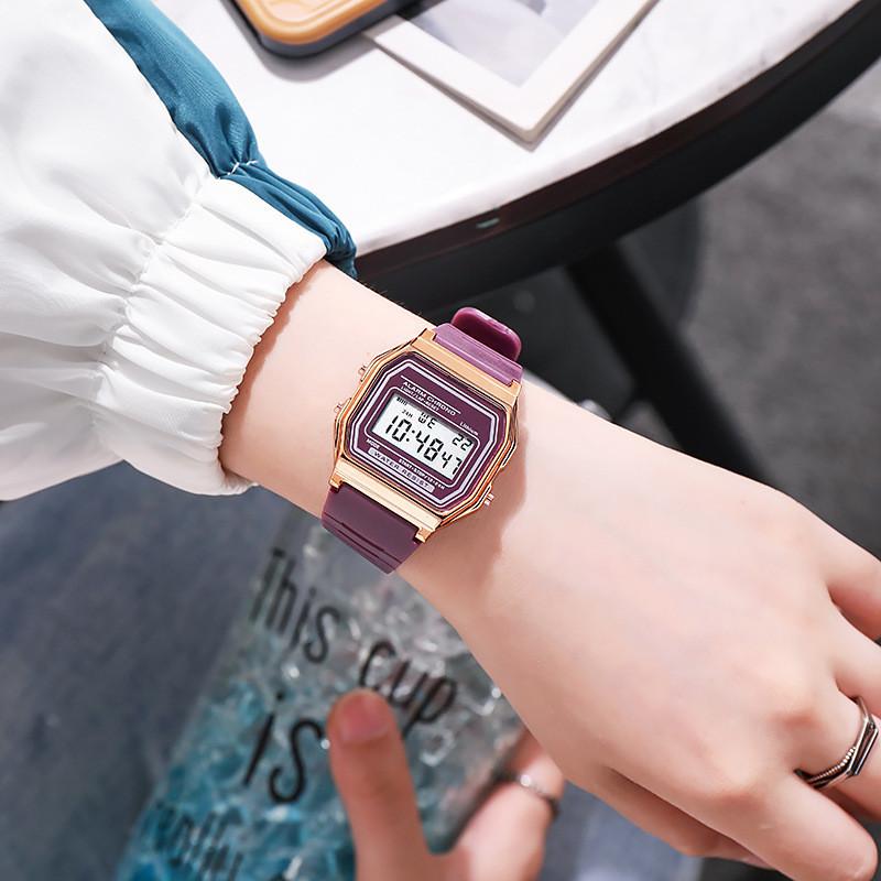 Elektroniczny Zegarek Unisex w Stylu Leśnym z Podświetleniem Nocnym i Funkcjami do Codziennego Noszenia