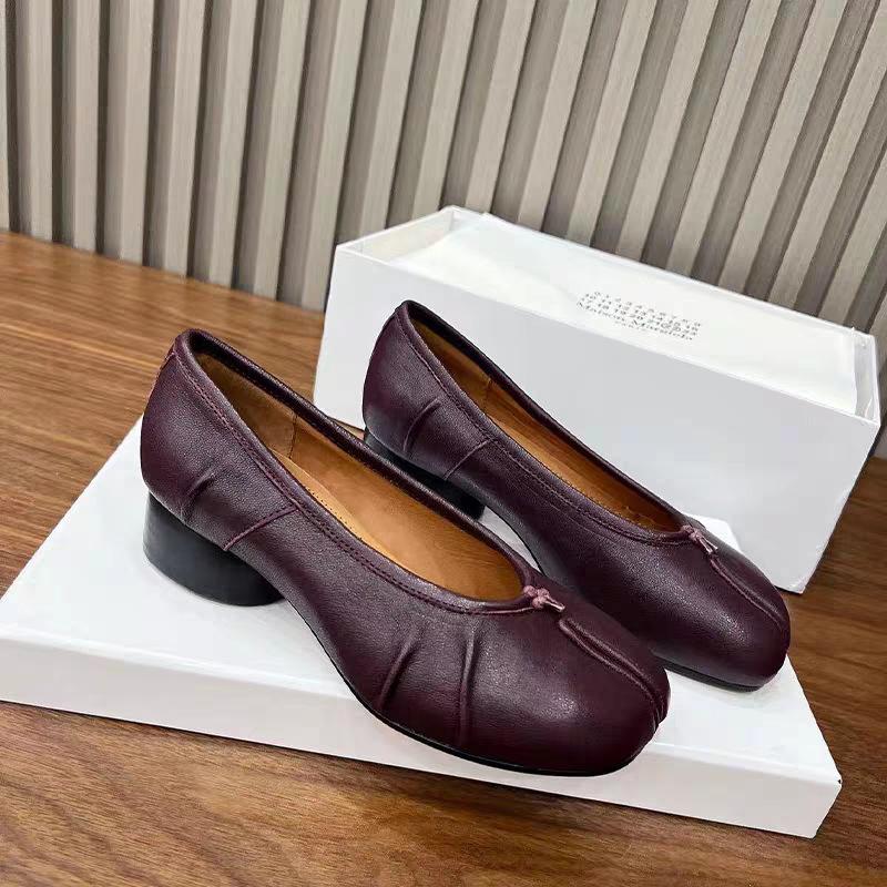 Pelle vera rugosa Punta divisa Pelle verniciata Tabi Scarpe décolleté da donna Estate Autunno Mary Janes Tacchi alti spessi Scarpe per ragazze Studenti