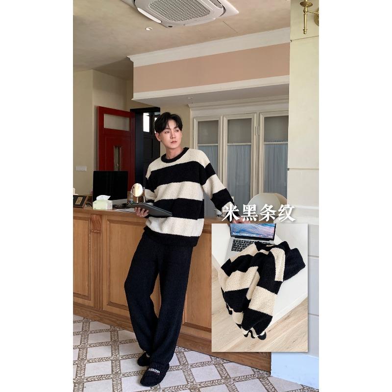 

0 Half-edge velvet men s loungewear winter new soft velvet thickened warm pajamas can be worn outside large size average size (120-80 kg)
