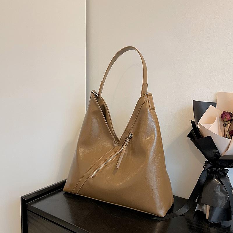 Fashion Versatile Commute Underarm Bags Women Leisure Large Capacity Zippers Decorate Handbag Simple Pu Leather Shoulder Bag