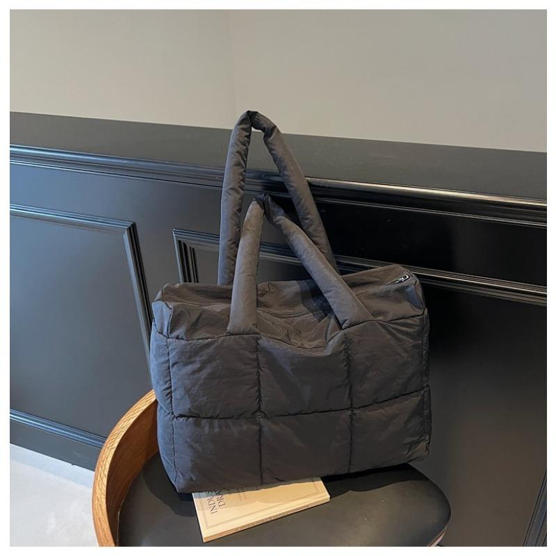 

New down bag women s casual versatile commuter shoulder cotton clothing bag large capacity fashion portable tote bag чорний