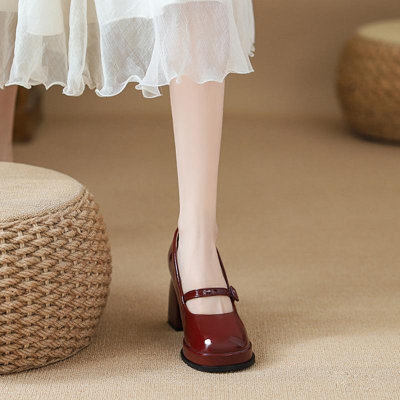 

Весенние новые универсальные маленькие кожаные туфли красные свадебные на толстом каблуке увеличивающие рост водонепроницаемые туфли Мэри Джейн женские туфли-лодочки 38