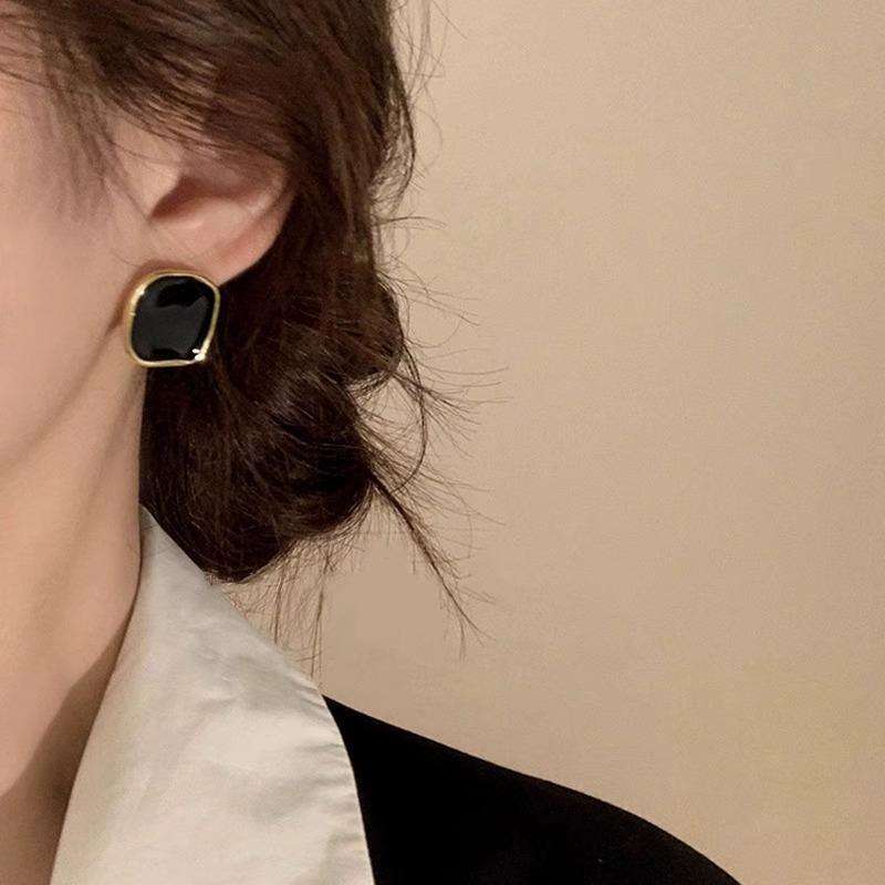 S925 Silver Needle French Retro Square Oil Dripping Earrings New Earrings Women's Niche Design Earrings