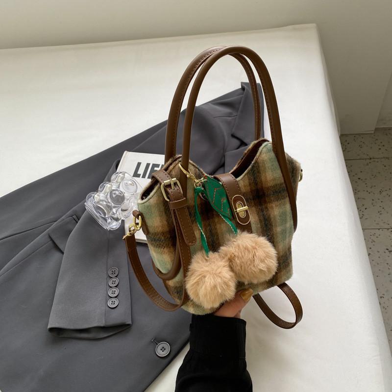 Trendy Ladies' New 2023 Commuter Bag Bucket Bag Minimalist Style Single Shoulder Bag