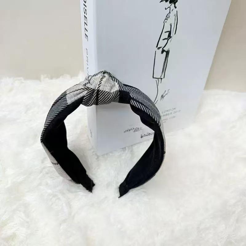 Women's Retro Wide Headband: Versatile Hair Clip for Washing Face & Masks