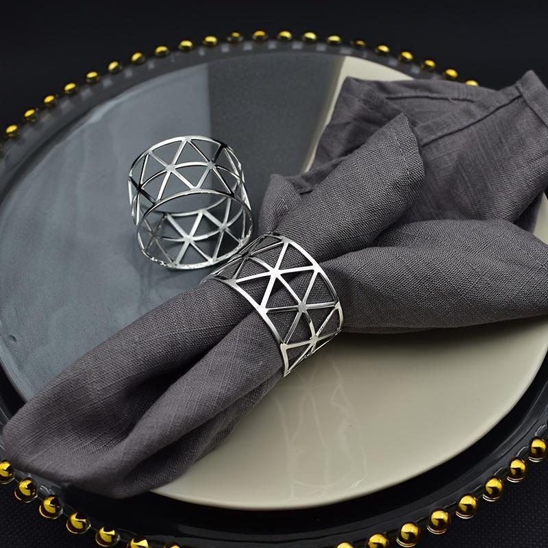 

Высококачественные блестящие металлические полые треугольные кольца для салфеток, зажимы для салфеток подходят для кейтеринга, юбилея, свадьбы, дня рождения, подарка на День святого Валентина