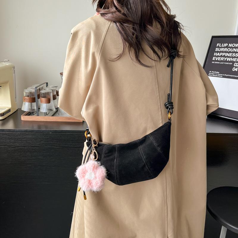 New lamb wool color matching half-moon bag hairy underarm bag women's lazy wind dumpling shoulder bag
