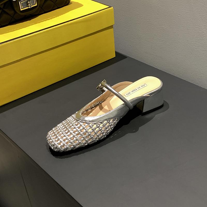 

French woven hollow heel high heels bag head half slippers children wear summer new Mary Jane cool slippers 35 серебряный
