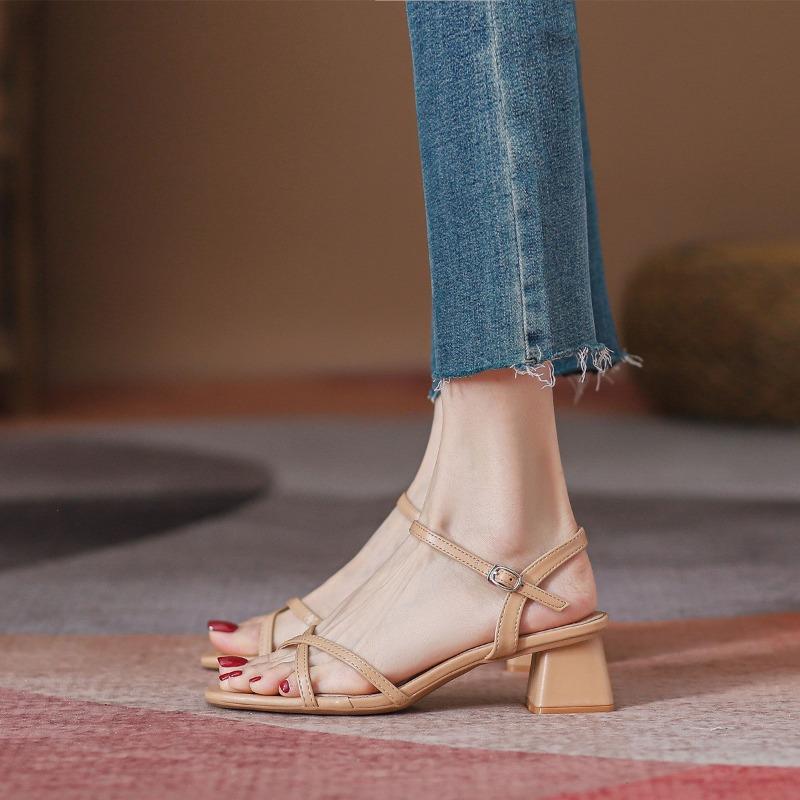 Summer new models with skirts women s shoes simple cross-strap square head open-toed sandals Korean version thick-heeled sandals women 40 абрикосовый 2650₽