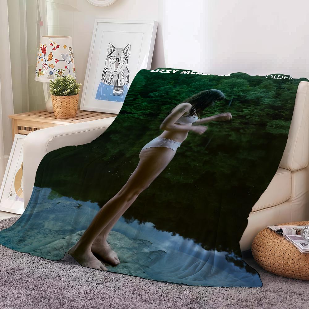 Singer Lizzy McAlpine Older Blanket Warm And Soft Suitable For Bedroom Living Room Sofa Bed Office Travel Camping 30x40in