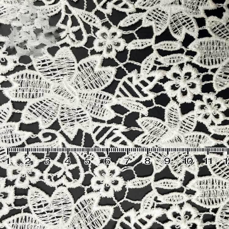 Wasserlösliches Spitzen-Komplettzubehör, Polyester-Seidenstickerei-Stoff, Dreidimensionaler Hohlstickerei-Stoff